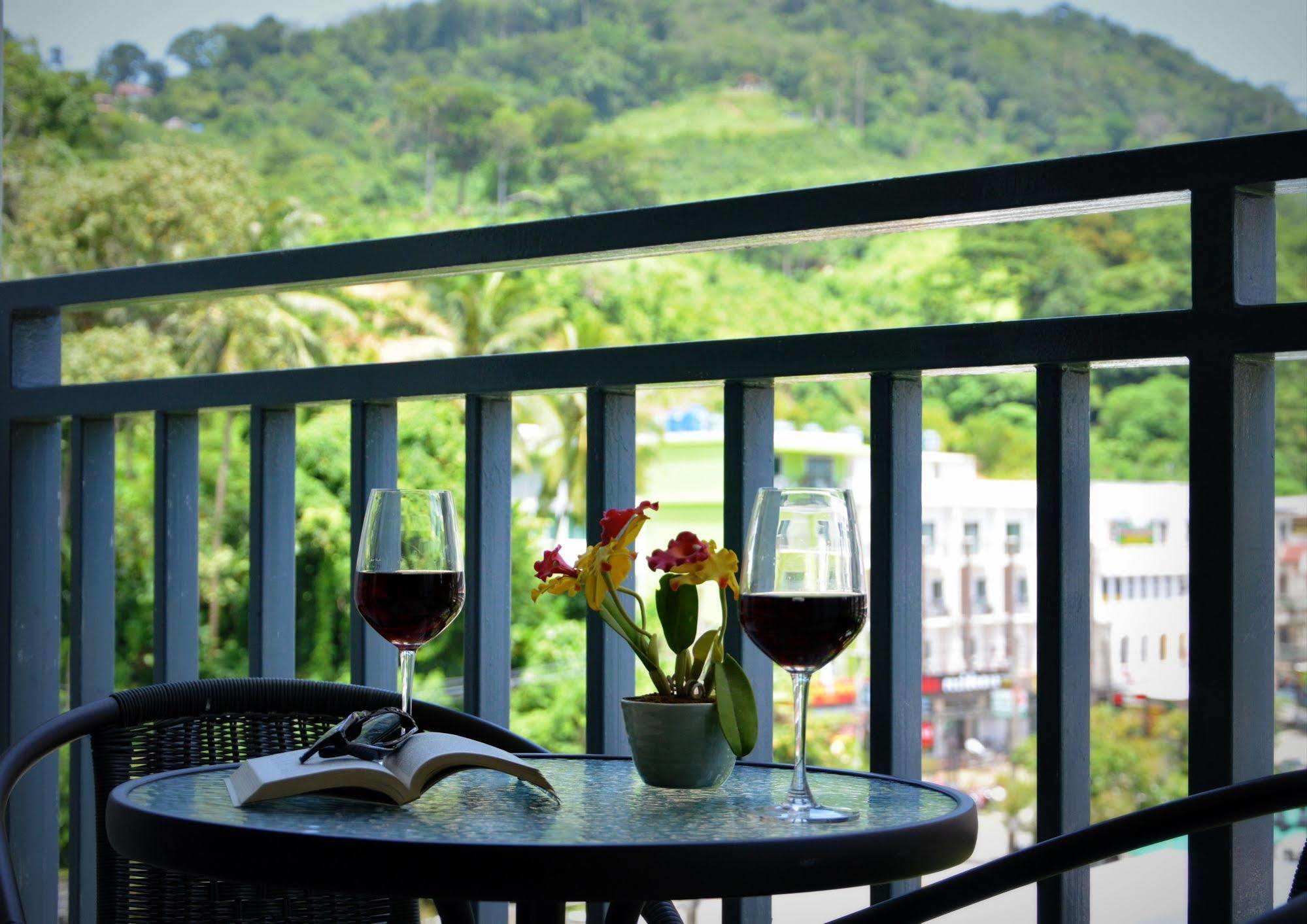 Sharaya Residence Patong Bagian luar foto