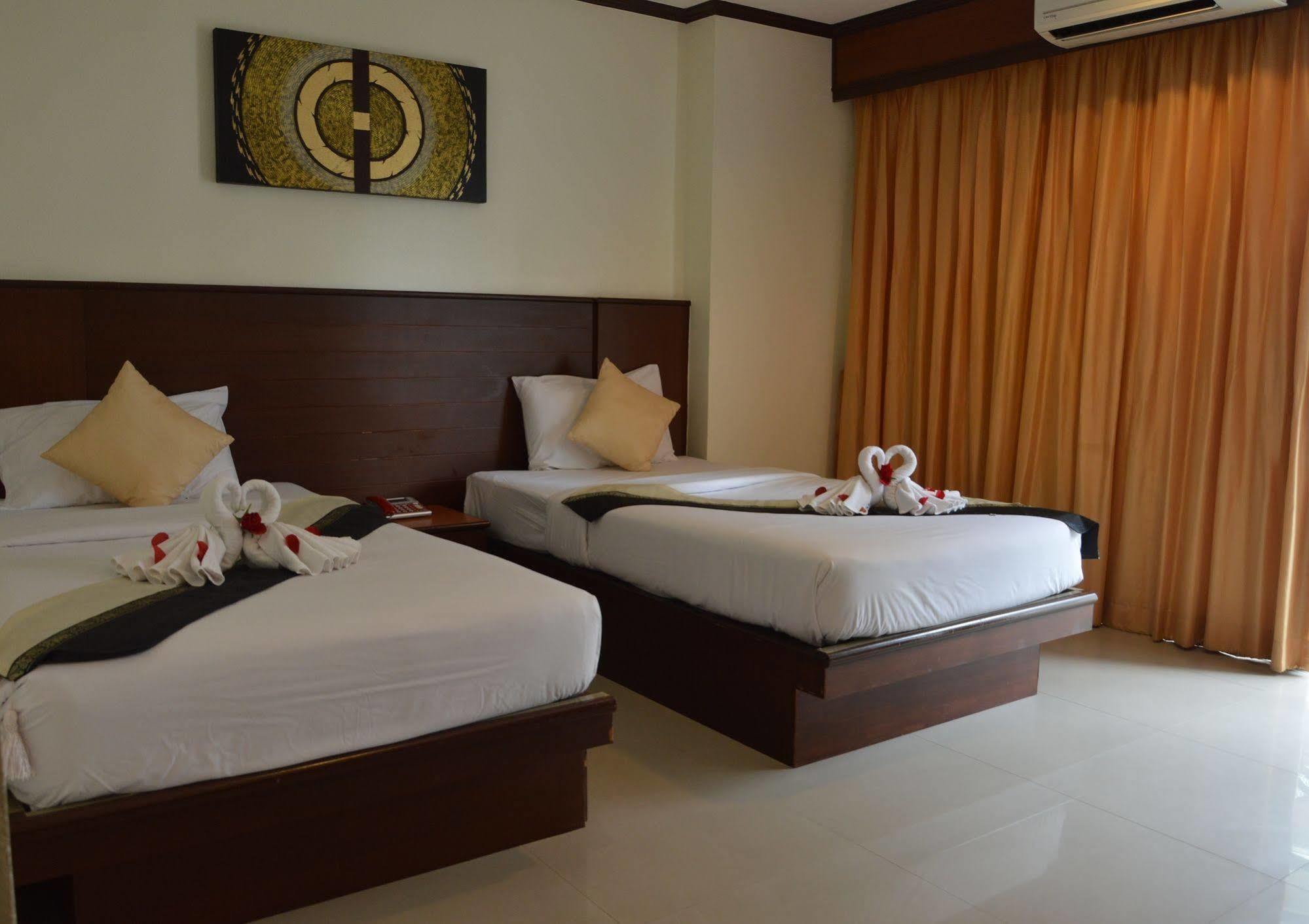 Sharaya Residence Patong Bagian luar foto
