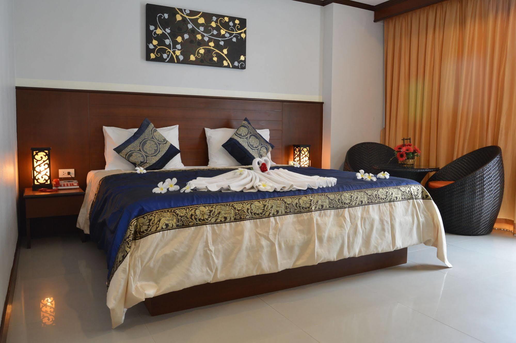Sharaya Residence Patong Bagian luar foto
